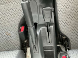 主変速機とは別に2WDと4WD(高速・低速)を切り替えるレバー