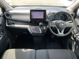 前席内装の全体像です。是非実車をご覧にお越し頂き実際にお座りください。