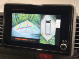 【パノラミックビューモニター】専用のカメラにより、上から見下ろしたような視点で360度クルマの周囲を確認することができます☆死角部分も確認しやすく、狭い場所での切り返しや駐車もスムーズに行えます。