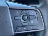 ステアリングスイッチも付いておりますので、運転中でもハンズフリー通話など可能です。
