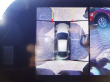 前後障害物センサーと連動している360ビューモニター。運転に不安がある方ほど確認してほしい装備です。