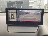 360度ビューモニター 4つのカメラで前後左右、俯瞰映像を表示、ドライバーからは見えない領域の危険認知をサポートするシステム搭載!