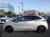内外装およびエンジンル-ムなど専用クリ-ニング致します。車両クリ-ニングのプロが施工致しますので!高品質な1台に蘇りますよ♪(全在庫無料施工)