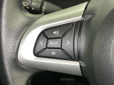 ステアリングスイッチ装備!運転しながら手元でオーディオの操作などができます。