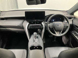 高いホールド性で運転姿勢が安定します。長距離ドライブでも疲れにくいのが魅力です。快適なドライビングライフをお送りください♪