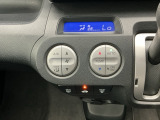 オートエアコン付きです!お好みの温度をセットするだけでエアコンの風量などを自動でコントロール。快適な車内でお過ごしいただけます。