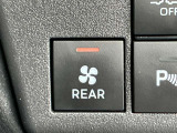 後席ヒーターが付いていますので寒い冬にはうれしい装備です。