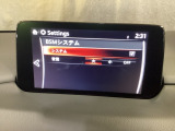 後方左右の死角に入ってしまった車両をセンサーが感知しドライバーにお知らせしてくれるブラインドスポットモニタリングシステム。高速の合流などでも安心できます。