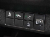 ◆パーキングセンサーシステム◆車庫入れの時などに近くに障害物がある場合、障害物までの距離を音で知らせてくれます。