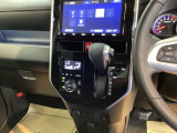 運転席周辺のスマートなレイアウトが、操作のしやすさを実現。快適なドライブをサポートします。