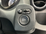 ドアミラーを室内からコントロールする事が出来るリモコンミラースイッチ、室内からミラーの開閉が可能な電動格納ミラーです!
