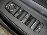 電動格納式ドアミラー・パワーウインドウを装備しています。