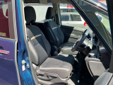 運転席も広々!ちょっと長めのドライブも快適に過ごせます♪