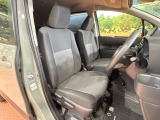 運転席シート廻りは使用感も少なく、良好な状態となっています。丁寧に使われていたことがよくわかりますね。