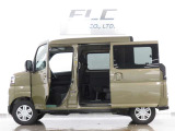 ボディカラーはオフビートカーキメタリック(G55)です。
