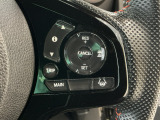 【アダプティブ・クルーズ・コントロール】予め設定した車速内でクルマが自動的に加減速。 前走車との適切な車間距離を維持しながら追従走行し、高速道路でのドライバーの疲労を軽減してくれる嬉しい機能付♪