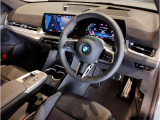 ☆センターパネルを運転席側に僅かに傾けたBMW独特のインパネ☆【駆け抜ける歓び】はここからもスタートしております☆