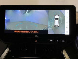 複数のカメラの映像をもとに、クルマを真上から見ているような映像をドライバーに提供し駐車をサポートする機能です。