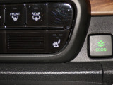 【シートヒーター】シートヒーター装備車です。寒い冬に乗車中とても暖かく快適に移動できます。冷え性の方にピッタリの装備です!