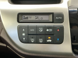 オートエアコン付きです!お好みの温度をセットするだけでエアコンの風量などを自動でコントロール。快適な車内でお過ごしいただけます。