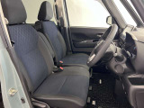 【運転席シート】ゆったりと広々した空間です。ストレスなく運転ができますよ!