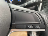 ハンドルに電話のスイッチがありますので携帯電話を登録すればボタン一つで通話可能です!