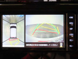 バックガイドモニターで、後方を確認しながら安心して駐車することができます。運転初心者も熟練者も必須の機能ですよ!