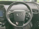 【純正革巻きステアリング】上質な革を使用することで、手にしっかり馴染みとても運転しやすいハンドルです♪