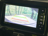 【バックカメラ】駐車時に後方がリアルタイム映像で確認できます。大型商業施設や立体駐車場での駐車時や、夜間のバック時に大活躍!運転スキルに関わらず、今や必須となった装備のひとつです!