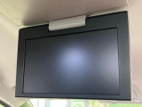 【フリップダウンモニター】大画面モニターで後席でもエンタメをお楽しみいただけます。小さなお子様にも大人気の装備です♪