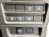 運転席から両側電動スライドドアの開閉ができます