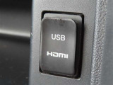 こちらのクルマはUSBとHDMI接続コネクタも装備されています♪スマホに接続すればお好きな音楽や映像も流せます!今の時代、さまざまな方法で音楽や動画を楽しめますね!
