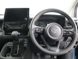 ハンドル周りです。運転している間、長く触れているものだから手に馴染むハンドルがいいですよね♪握ると欲しくなっちゃいますよ。