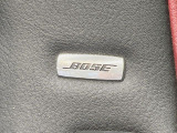【BOSEサウンドシステム】メーカーオプションの高品位サウンドシステムを搭載。専用のチューニングが施された大小様々なスピーカーから良質なサウンドが奏でられ、臨場感あふれる音響空間を演出