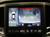 【パノラミックビューモニター】車両の前後,左右4つのカメラで映した周囲の映像をナビゲーション画面に表示します♪停めにくい駐車場や狭い道路でもドライバーの死角を減らすことで運転をサポート!