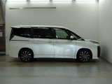 この度は、当社の展示車をご覧いただきまして、誠に有難うございます。自信をもってお勧めできる車となりますので、ごゆっくりご覧頂きたいと思います。