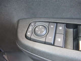 駐車時や狭い道でのすれ違い時に気を使うミラー。電動格納式ドアミラーはそんな時に便利です。