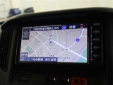純正メモリーナビ付で道案内もお任せですね。