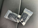 スマートエントリーキーシステムです。鍵を持っていればドアロック、解除、エンジン始動も楽チンです。イチイチ鍵を出す手間も無くなりますよ。悪天候時にも重宝しますね。