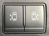 【両側パワースライドドア】スマートキーや運転席のスイッチで後席両側スライドドアの開閉が可能♪電動だから力を入れてドアを開ける必要が無く、小さなお子様でも簡単に開け閉めでき快適です♪