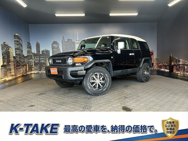 FJクルーザー 4.0 4WD (禁煙車)(カロッツェリアナビ)(クリアラン