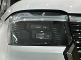 LEDヘッドライトは、点灯の瞬間から最大光量を発揮し、突然暗くなるトンネルなどでの安定感を高めます。