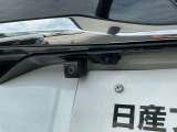 左側が後方ドライブレコーダーのカメラ。