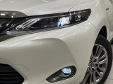 【LEDヘッドライト】悪天候や夜間走行時も良好な視界を確保し安心して運転できる高輝度LEDヘッドライトを装備!点灯速度が早く、消費電力も抑えられています。