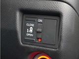 ◆片側電動スライドドア◆狭い駐車場でも乗り降りが楽々♪お子様が隣の車にドアを当ててしまう心配もございません!小さなお子様連れの方もこれで安心。