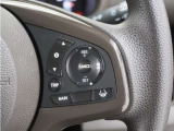 ◆アダプティブクルーズコントロール◆予め設定した車速内でクルマが自動的に加減速。前走車との適切な車間距離を維持しながら追従走行します。【LKAS】車線維持支援システムでステアリング操作を支援。