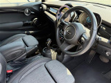 ◆LIBERALAは、輸入車選びの新たなスタイルを提案するインポート・セレクト・ブランドです。オーナー様となる方がクルマから直接感じる感性を第一にした、最良の一台との出会いをコーディネートいたします。