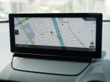 マツダコネクトの8.8インチワイドセンターディスプレイです。『Android Auto』『Apple CarPlay』や独自のコネクテッドサービスに対応したインターフェイスシステムです。