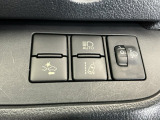 運転席から操作しやすい各種スイッチ