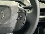 ステアリングスイッチ付き。前方から目を離すことなく操作することが可能です。